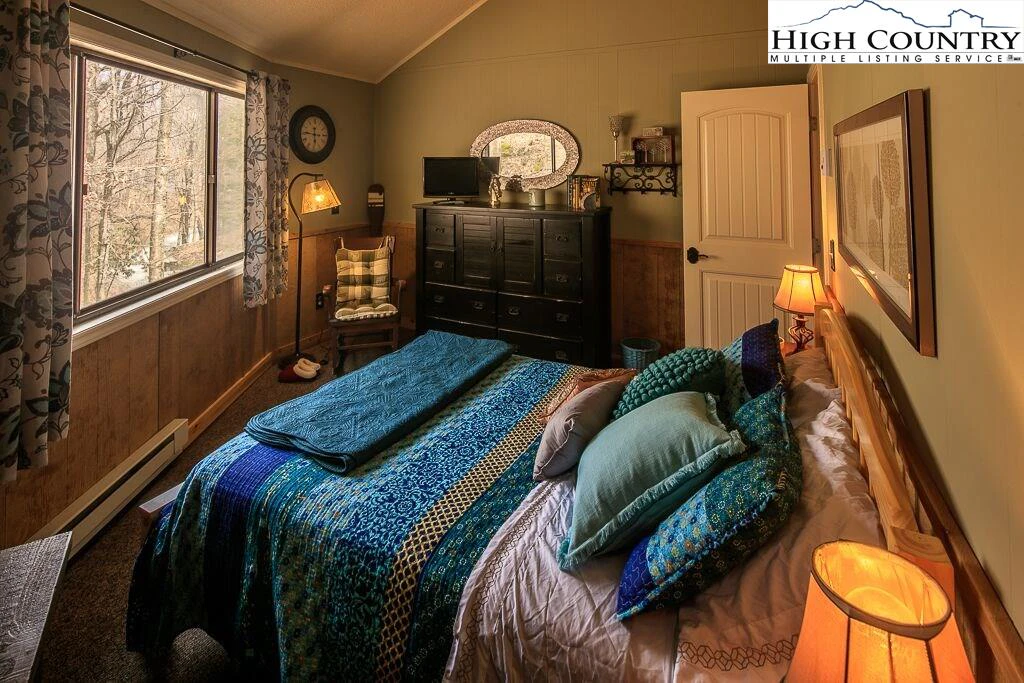 Image number 7 for the current listing