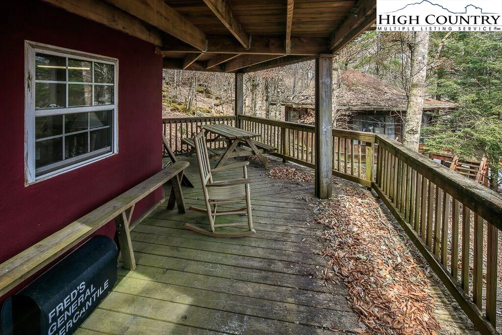Image number 3 for the current listing