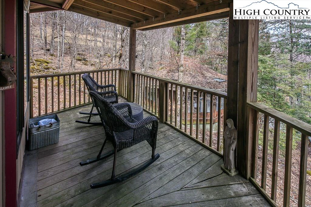 Image number 18 for the current listing