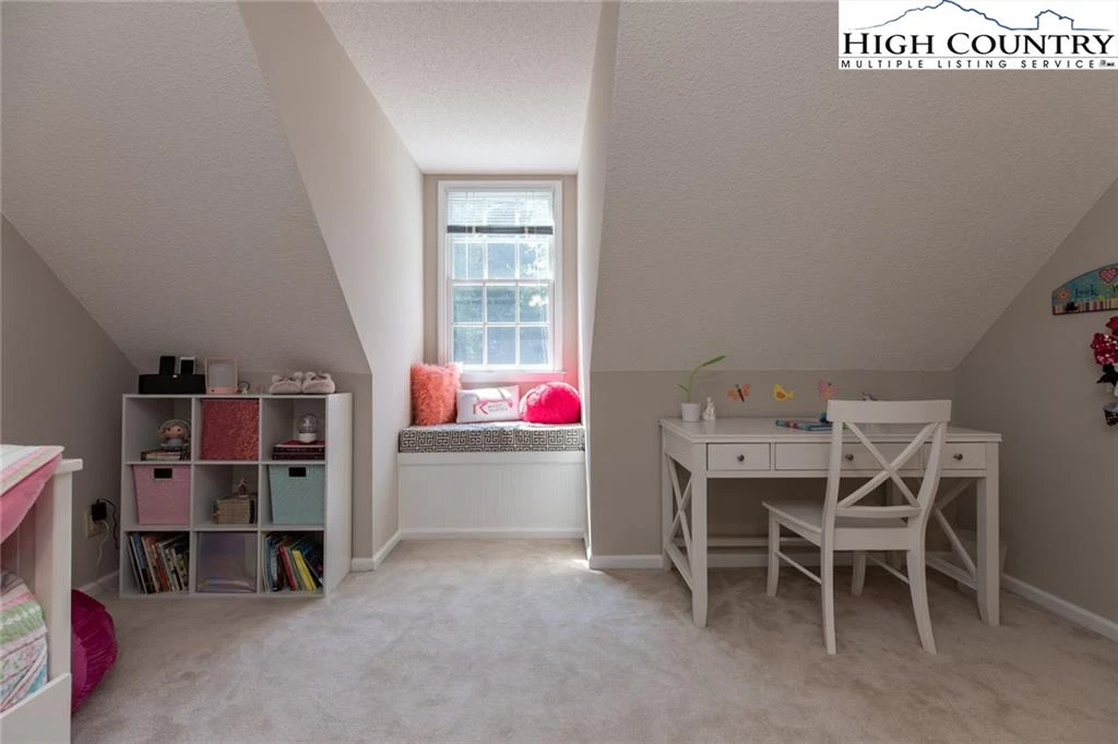 Image number 10 for the current listing