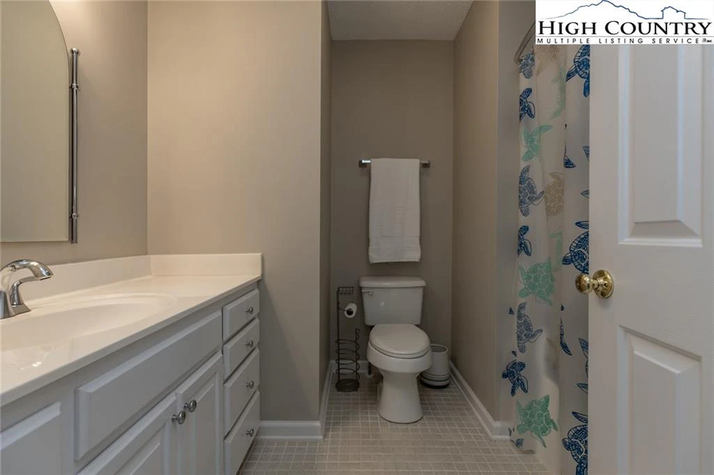 Image number 12 for the current listing