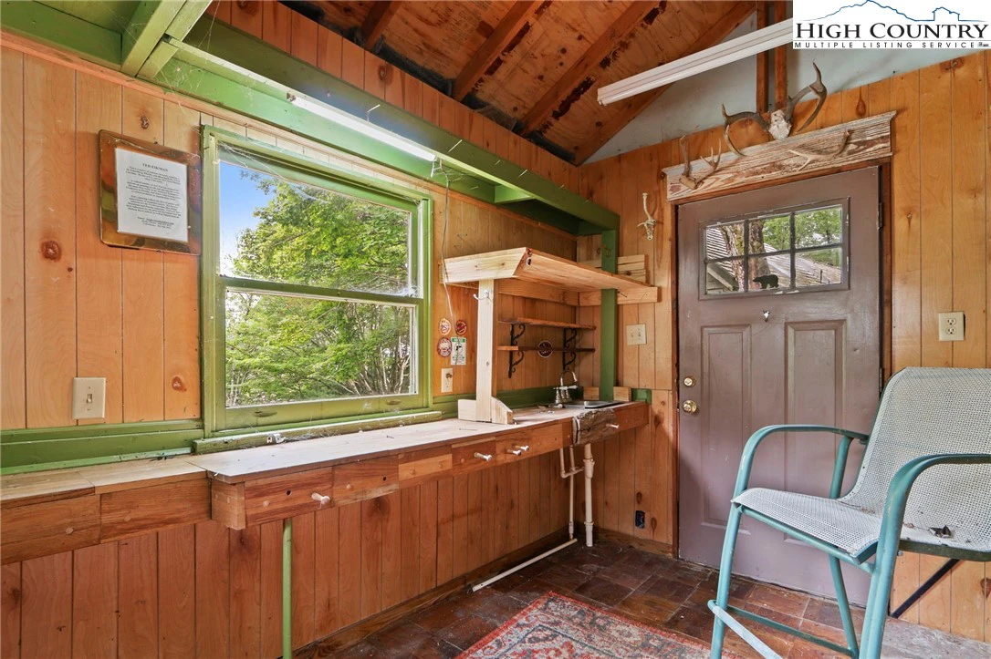 Image number 7 for the current listing