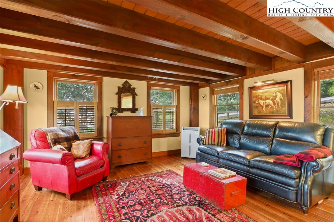 Image number 2 for the current listing