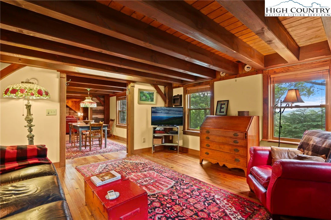 Image number 15 for the current listing