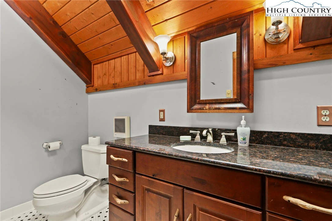 Image number 18 for the current listing