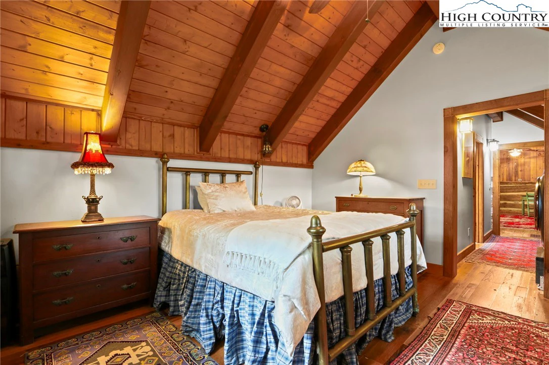 Image number 12 for the current listing