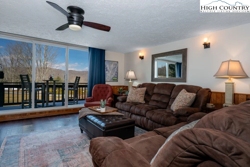 Image number 9 for the current listing