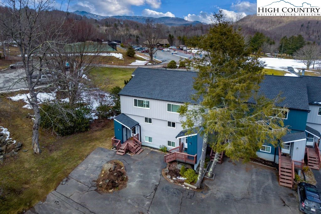 Image number 1 for the current listing