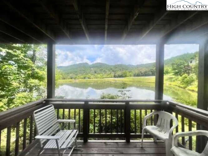 Image number 4 for the current listing