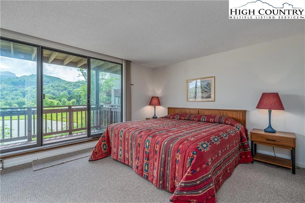 Image number 13 for the current listing