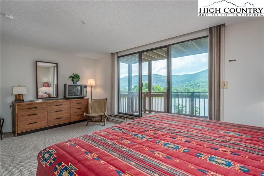 Image number 12 for the current listing