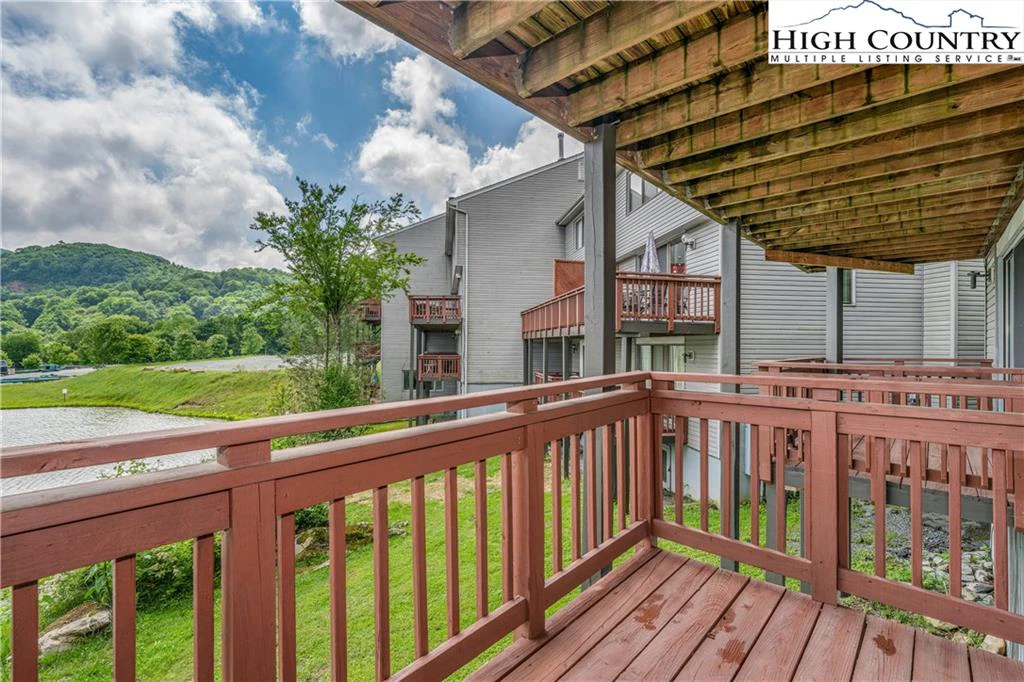 Image number 9 for the current listing