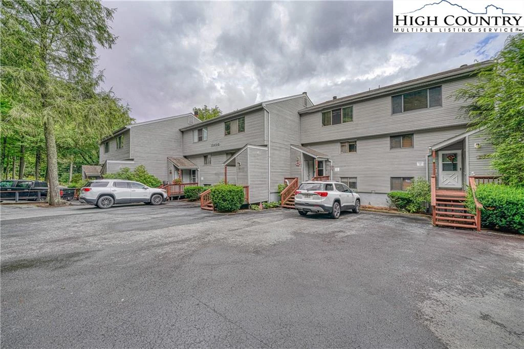 Image number 1 for the current listing