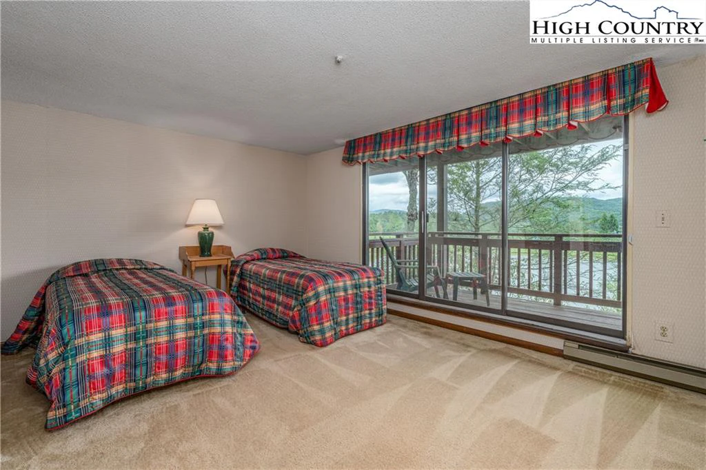 Image number 10 for the current listing