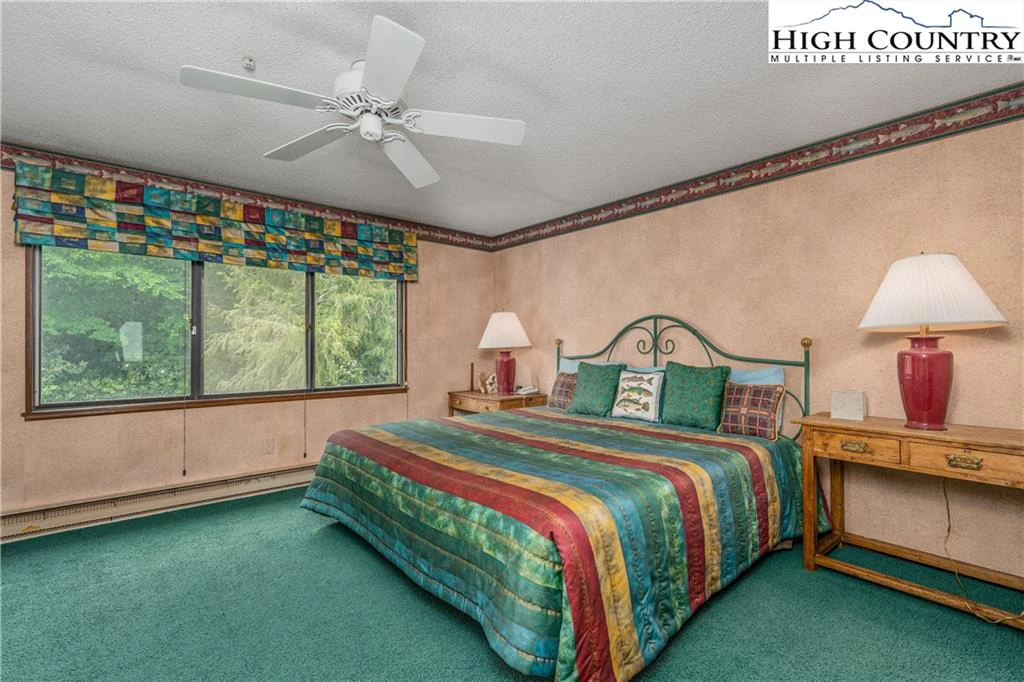 Image number 5 for the current listing
