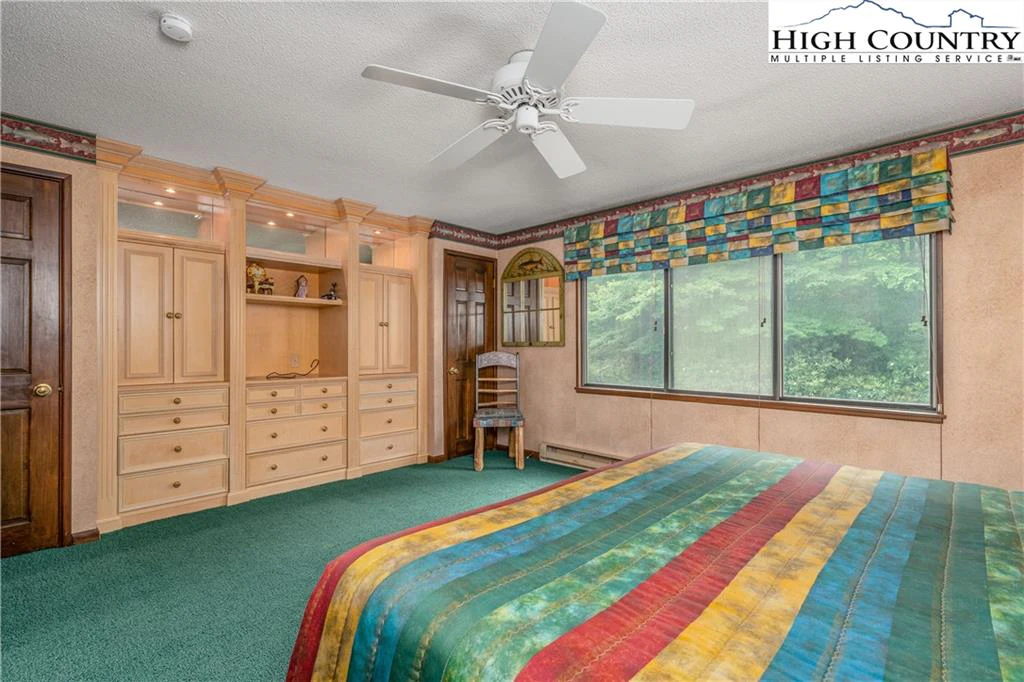 Image number 6 for the current listing
