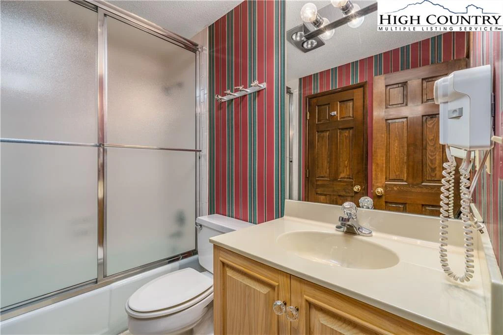 Image number 7 for the current listing