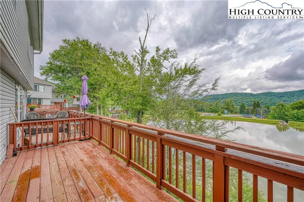 Image number 13 for the current listing