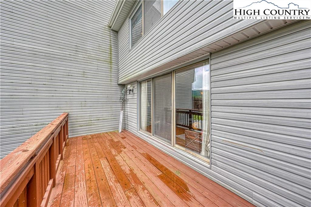 Image number 14 for the current listing