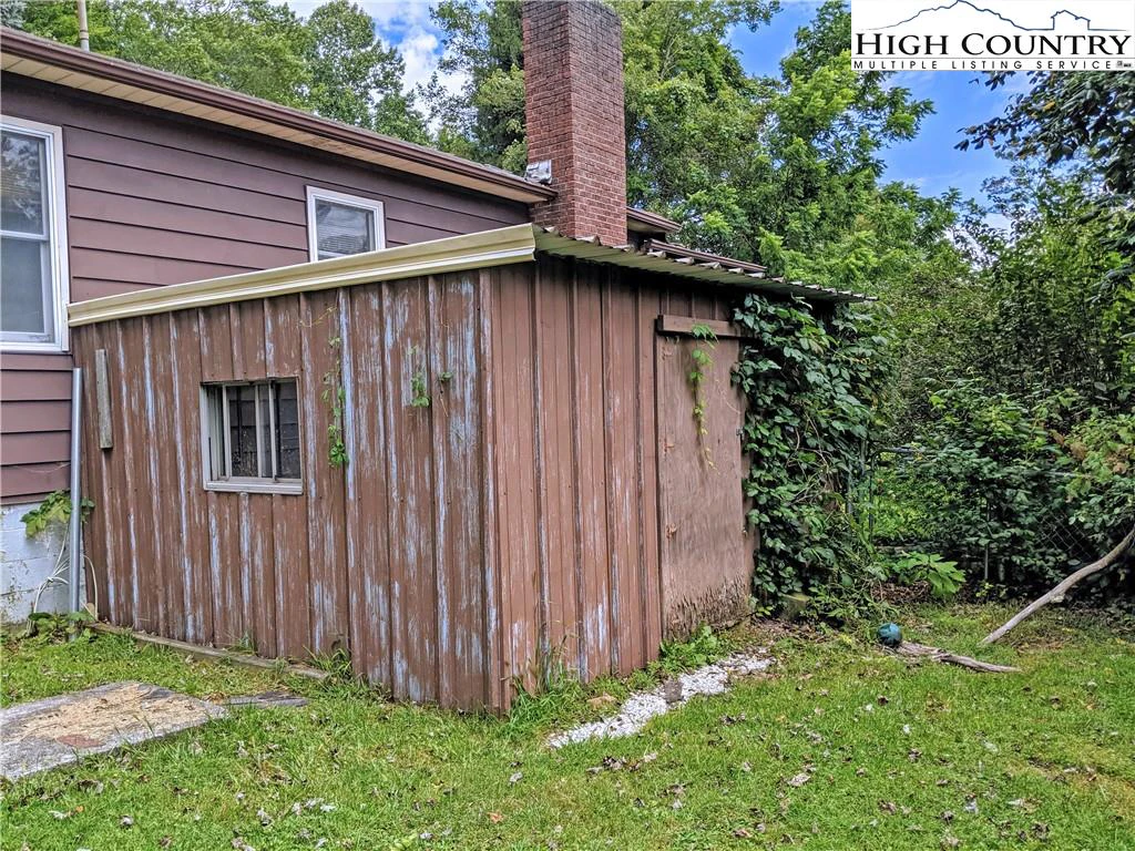 Image number 13 for the current listing