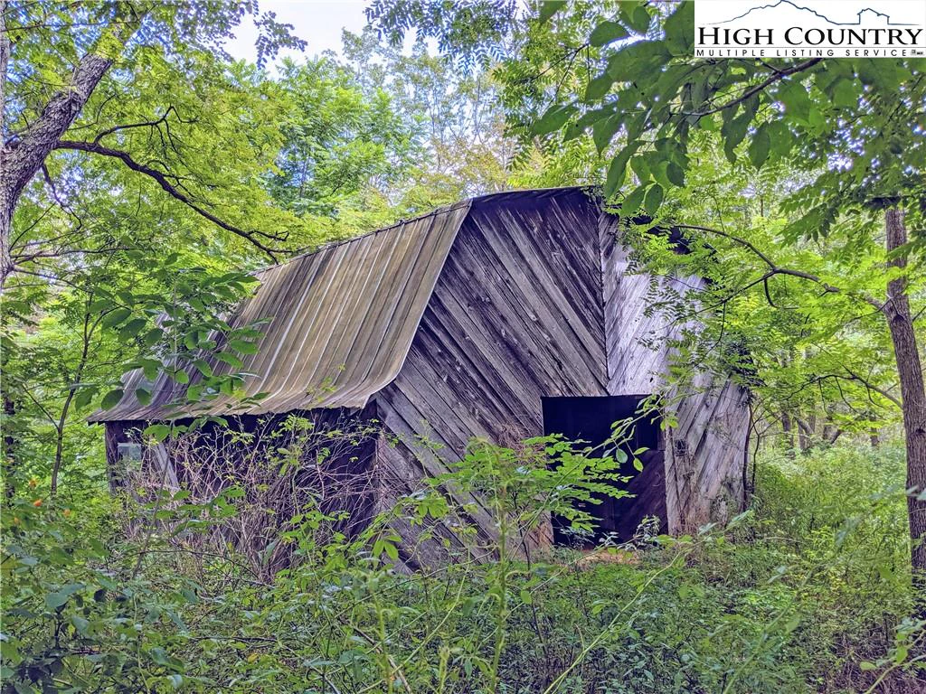 Image number 11 for the current listing