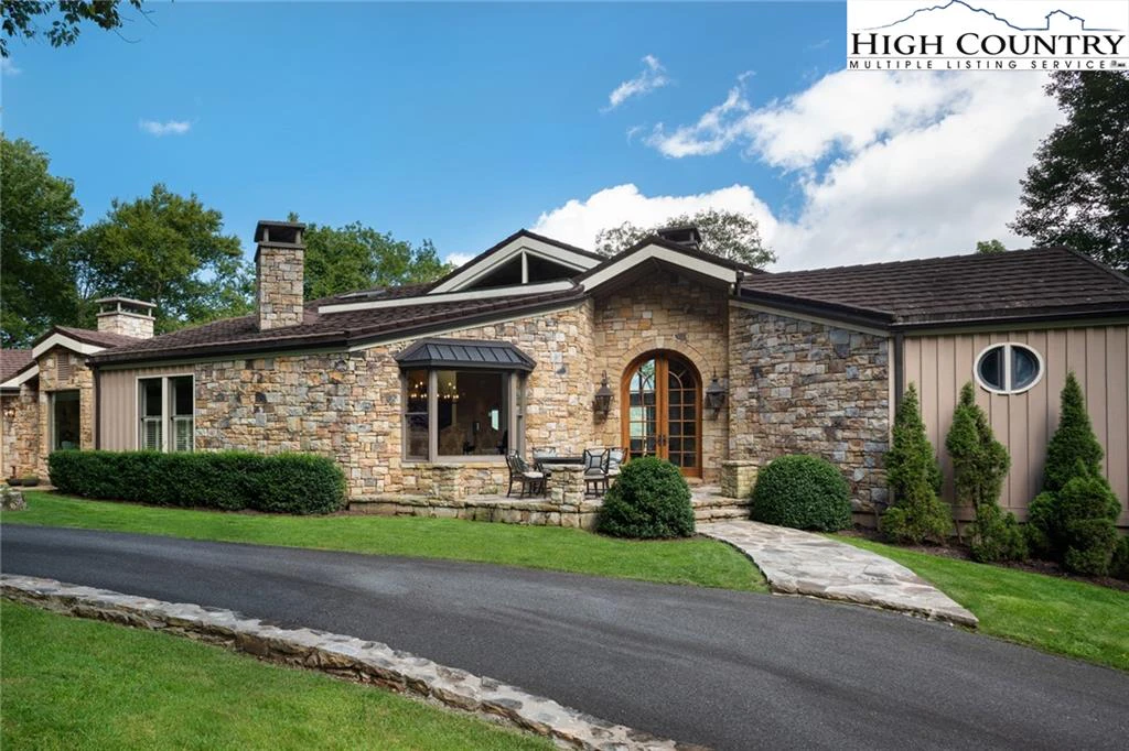 Image number 2 for the current listing