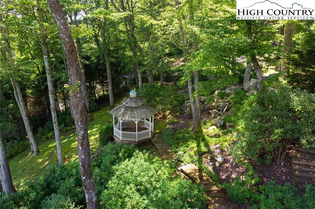 Image number 14 for the current listing