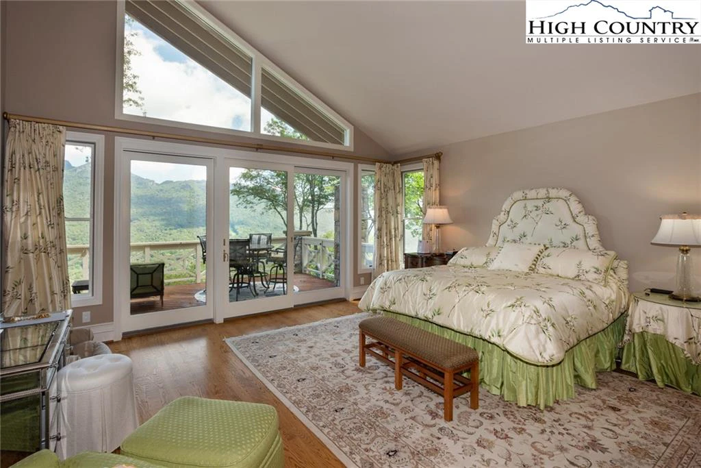 Image number 7 for the current listing