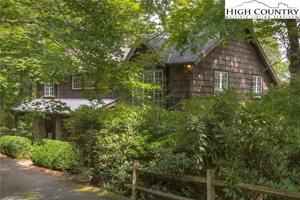 Image number 9 for the current listing