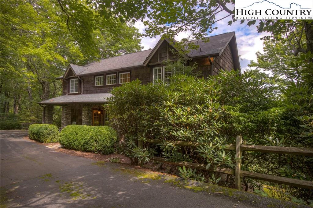 Image number 10 for the current listing