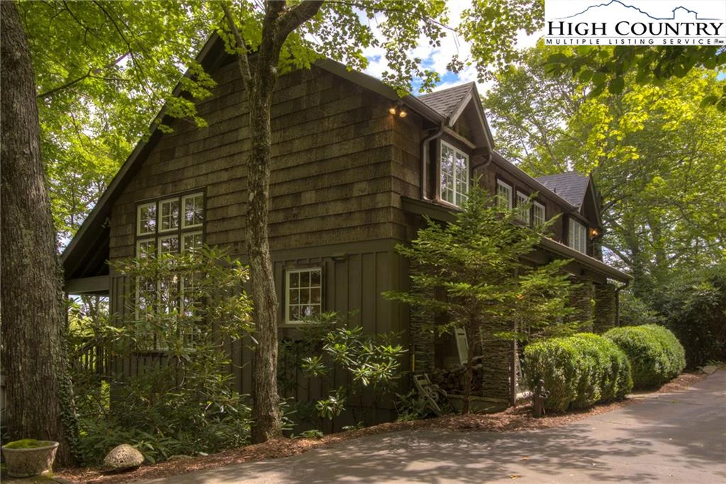 Image number 2 for the current listing
