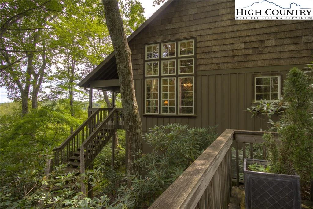 Image number 16 for the current listing