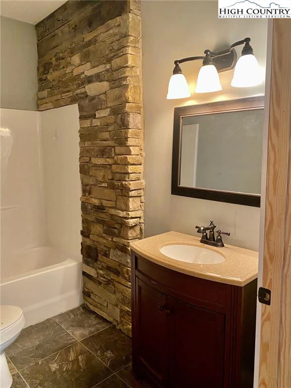 Image number 12 for the current listing