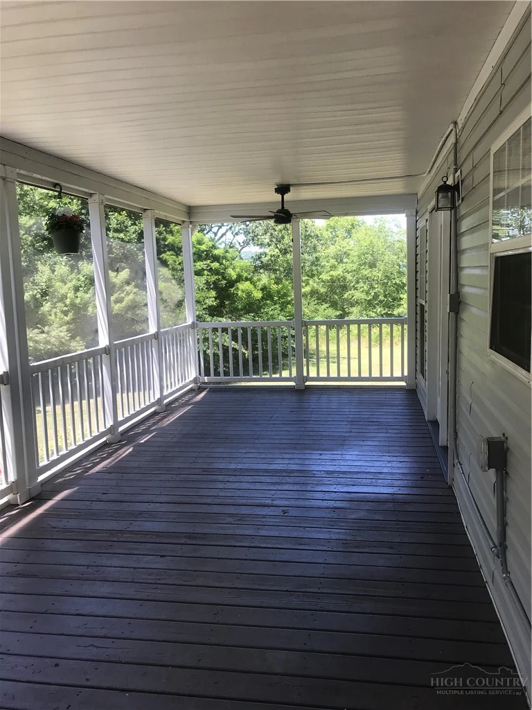 Image number 11 for the current listing