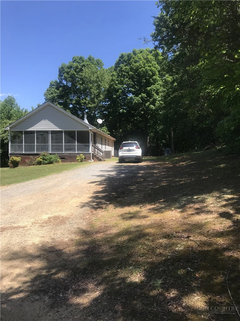 Image number 9 for the current listing