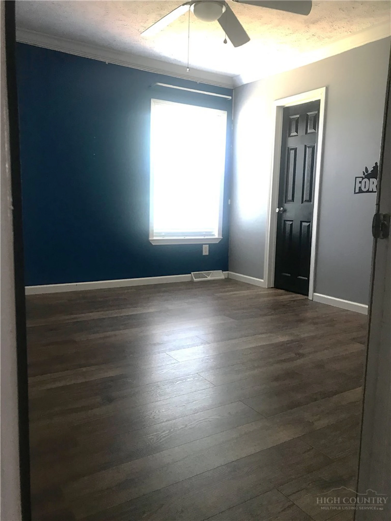 Image number 2 for the current listing