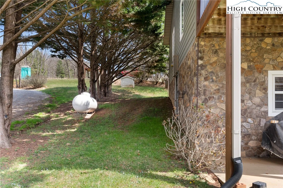Image number 21 for the current listing