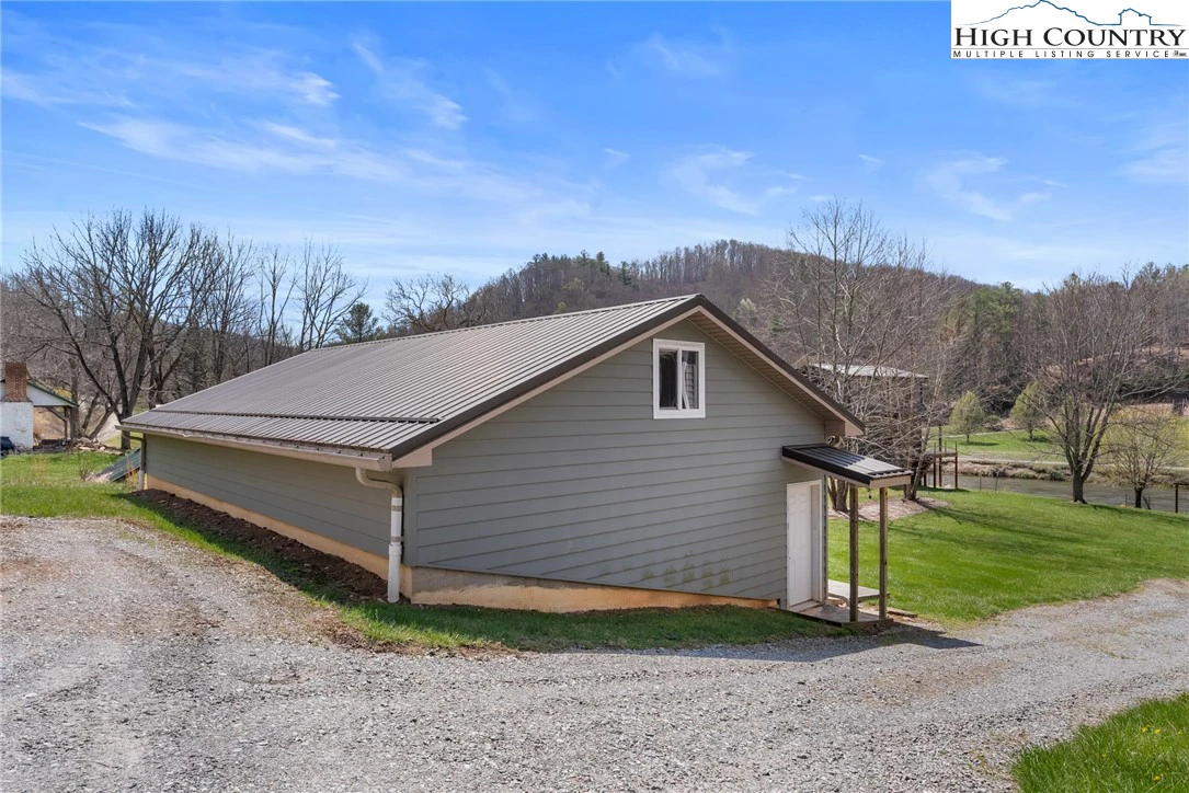 Image number 7 for the current listing
