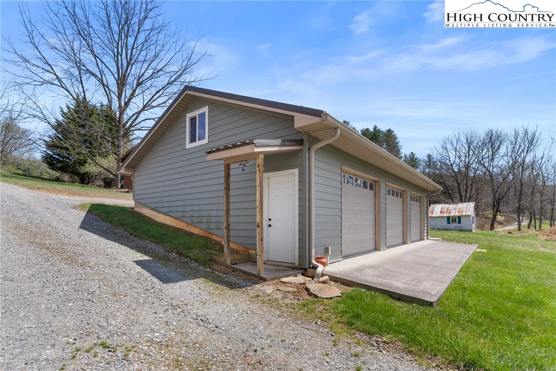 Image number 8 for the current listing