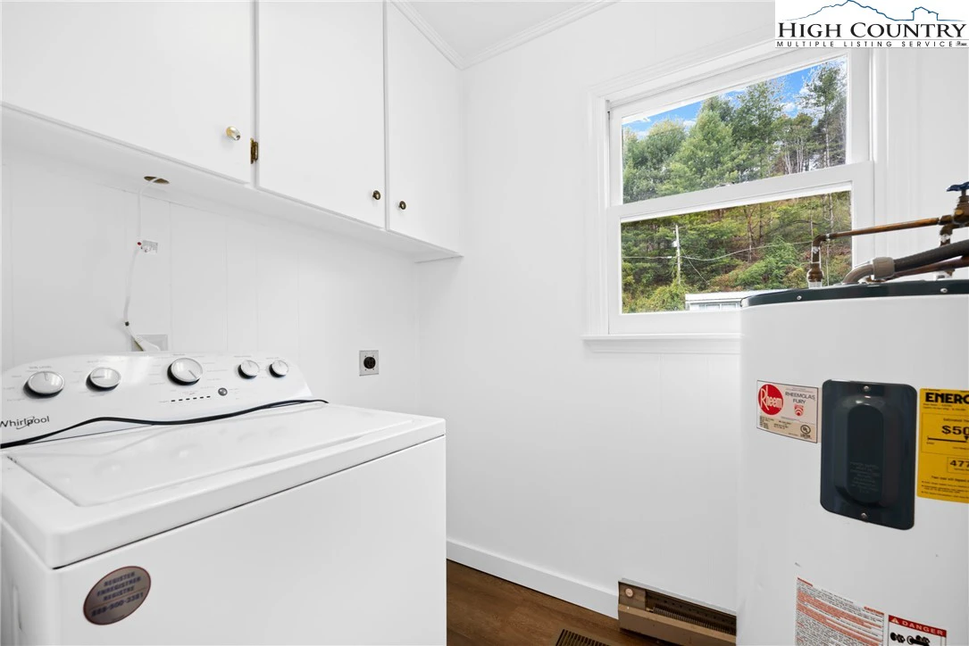 Image number 4 for the current listing