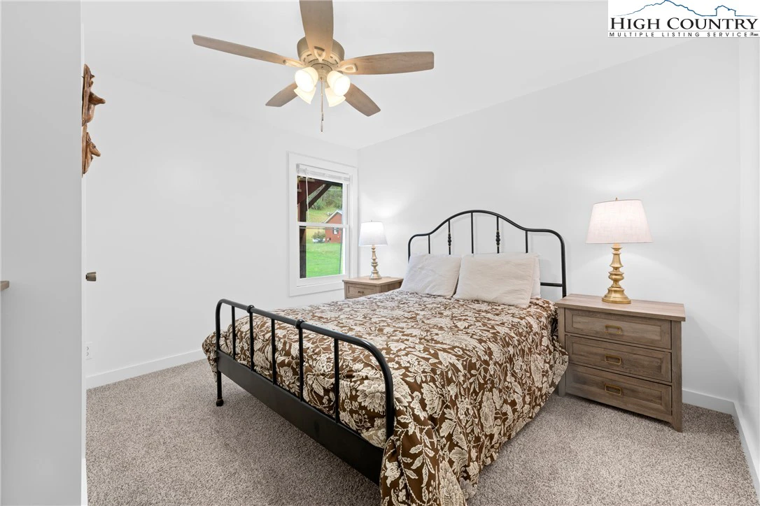 Image number 5 for the current listing