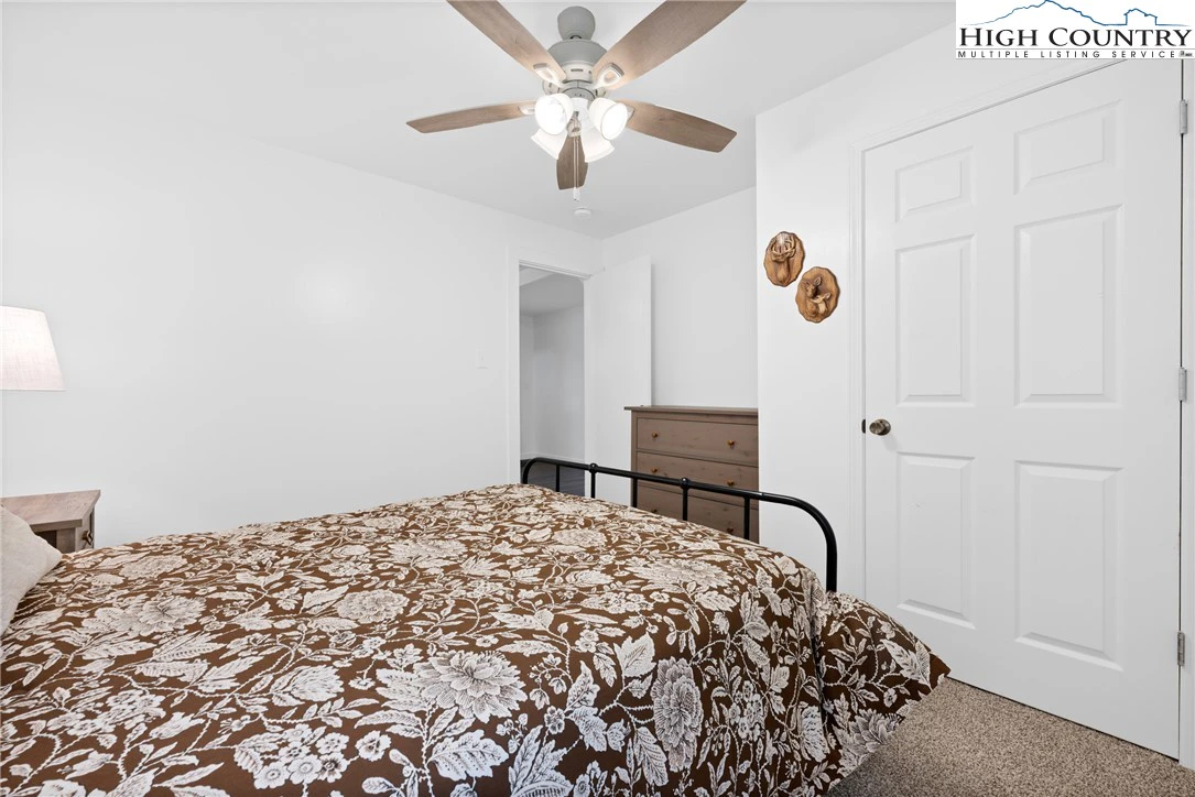 Image number 6 for the current listing