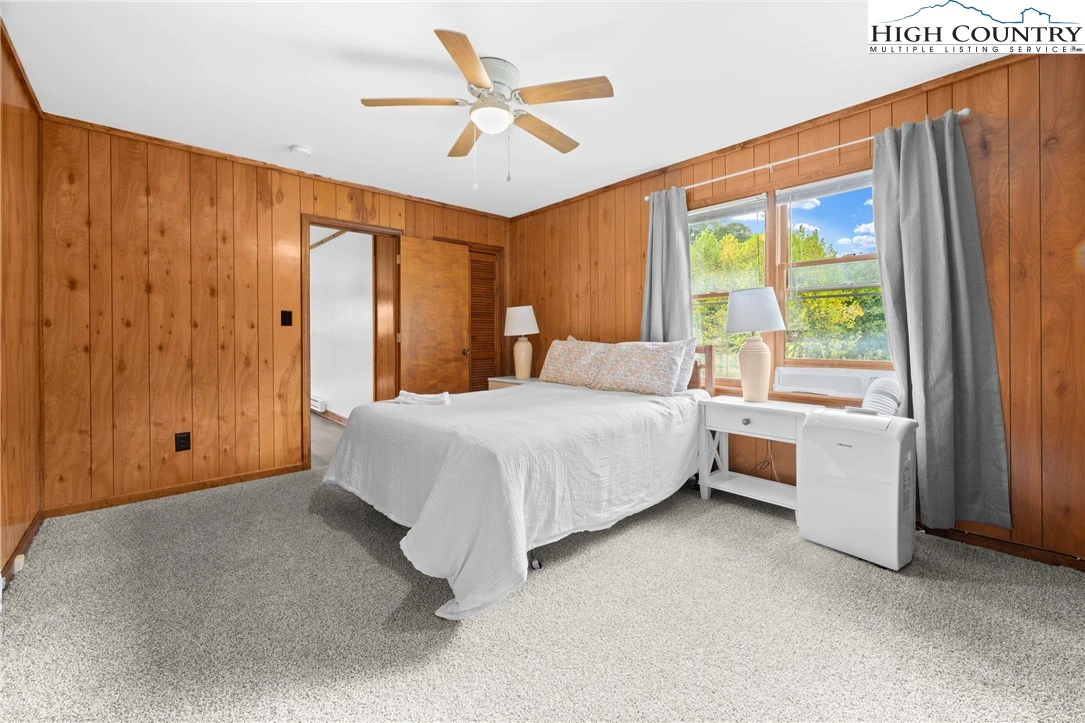 Image number 17 for the current listing