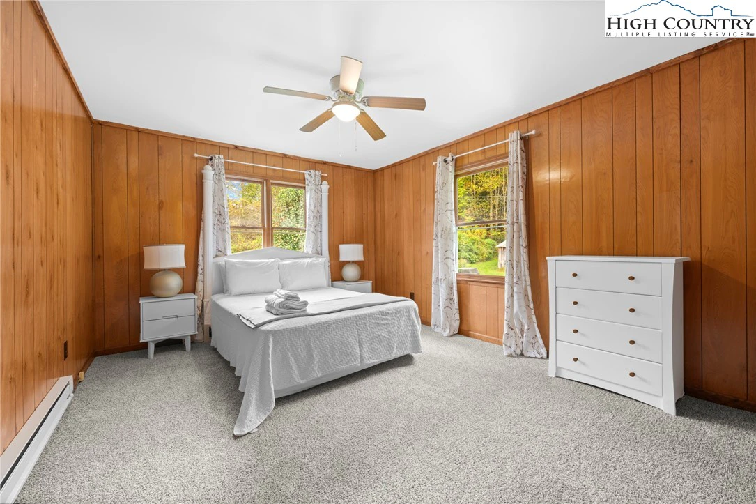 Image number 19 for the current listing
