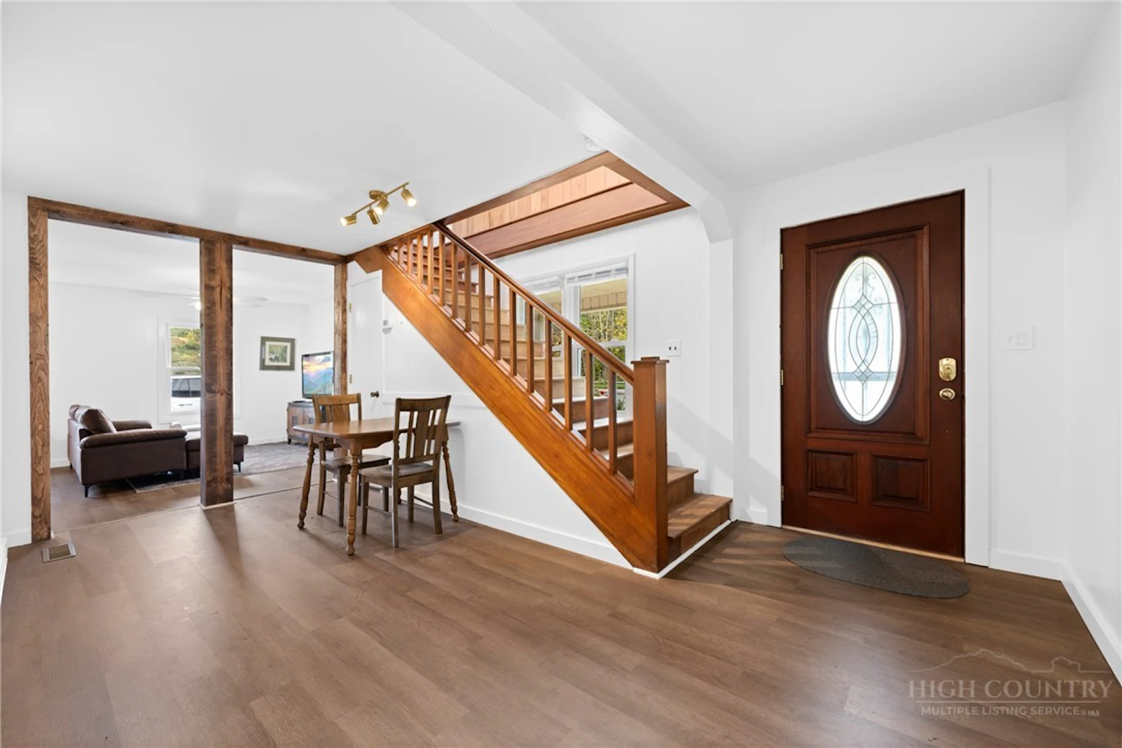 Image number 18 for the current listing