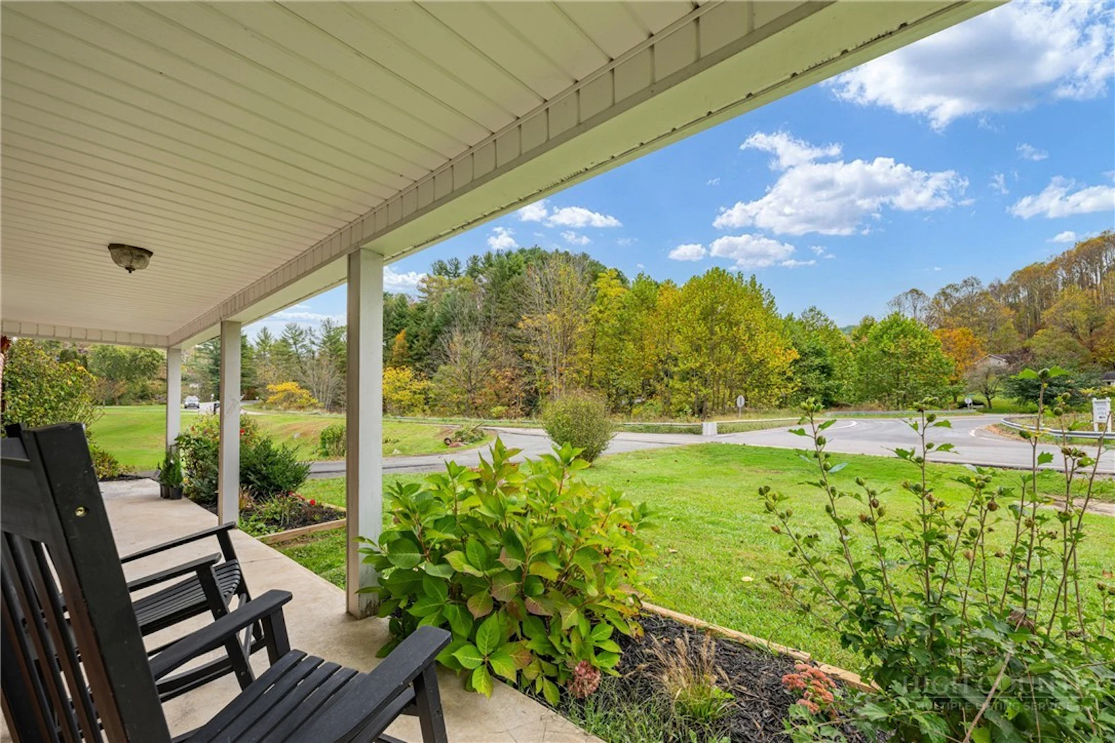 Image number 11 for the current listing