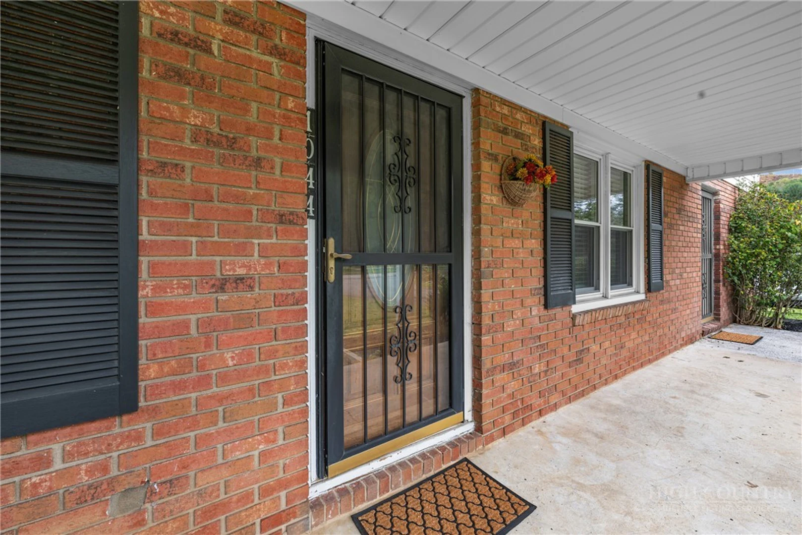 Image number 12 for the current listing