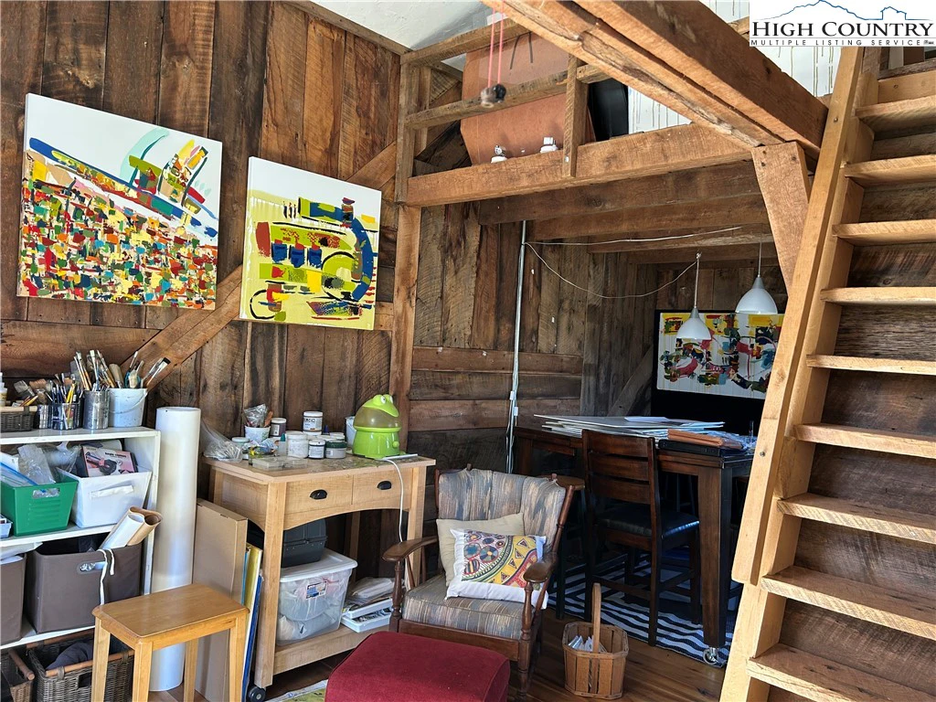 Image number 7 for the current listing