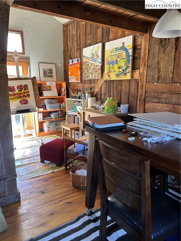Image number 9 for the current listing