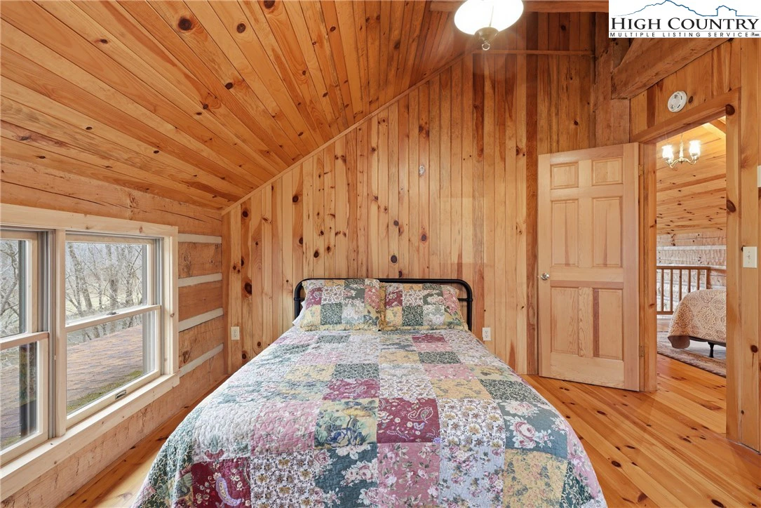 Image number 5 for the current listing
